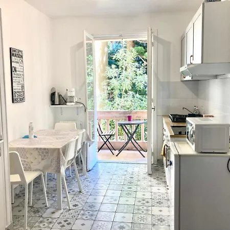 Maison Otto アパート